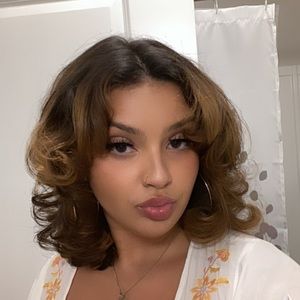 Meet your Posher, Cira